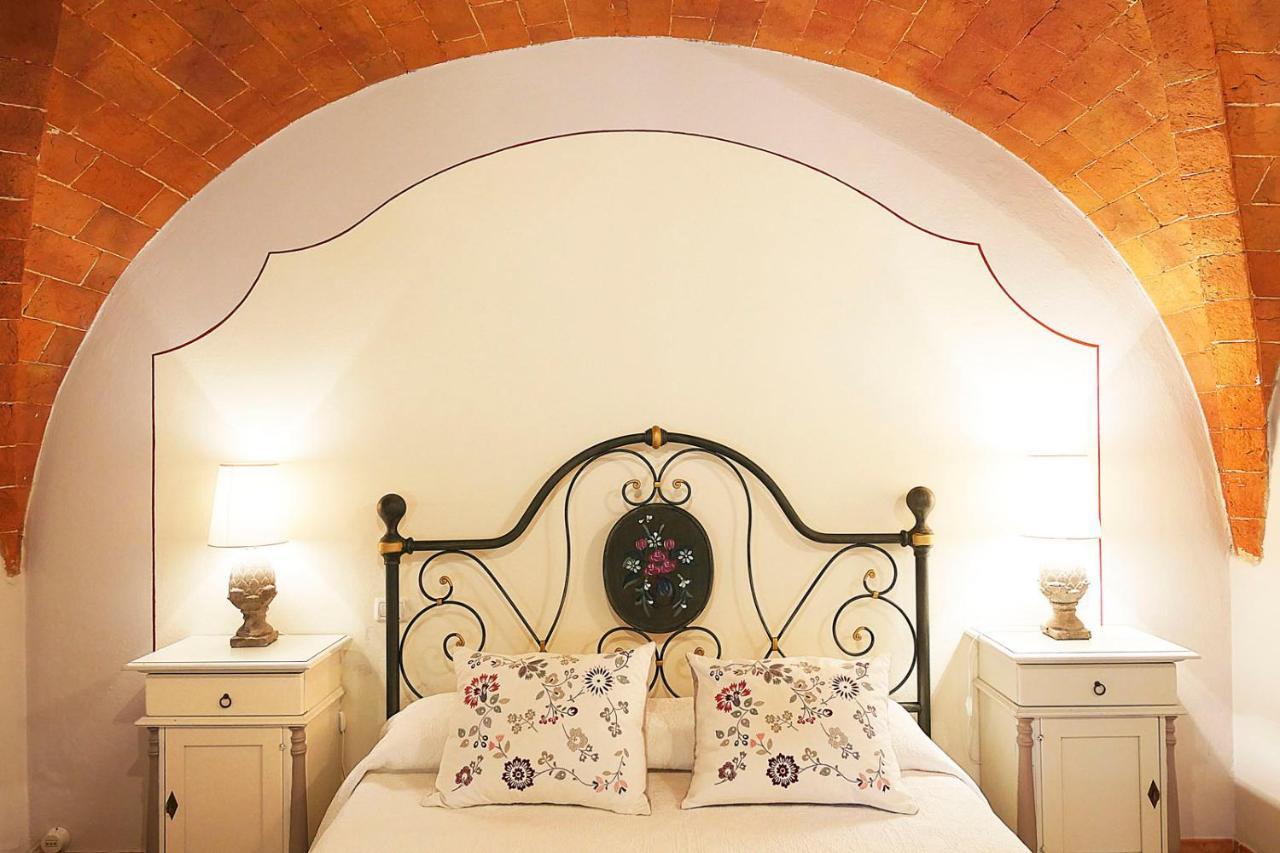 Agriturismo Le Vallette บิบโบนา ภายนอก รูปภาพ