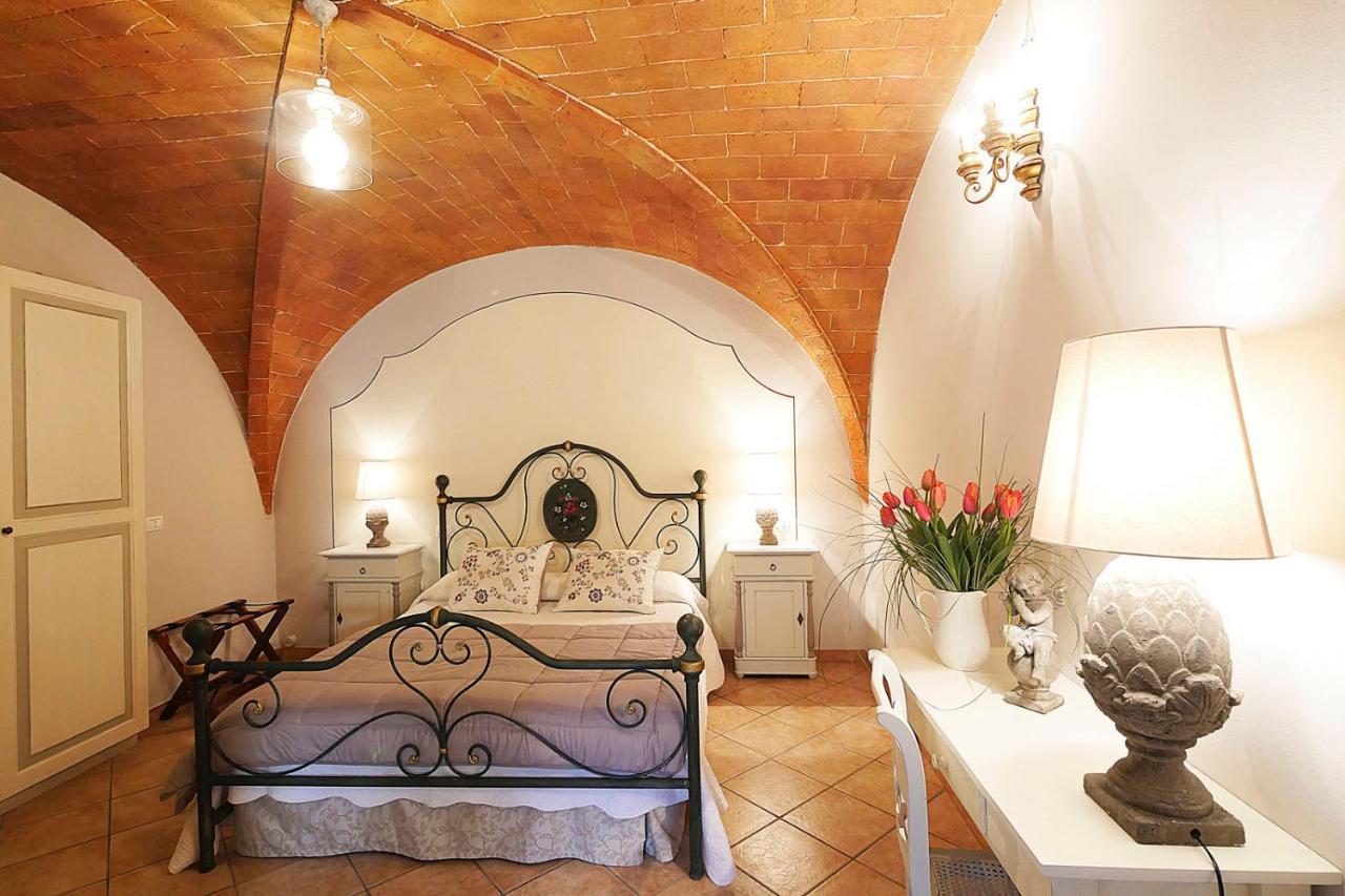 Agriturismo Le Vallette บิบโบนา ภายนอก รูปภาพ