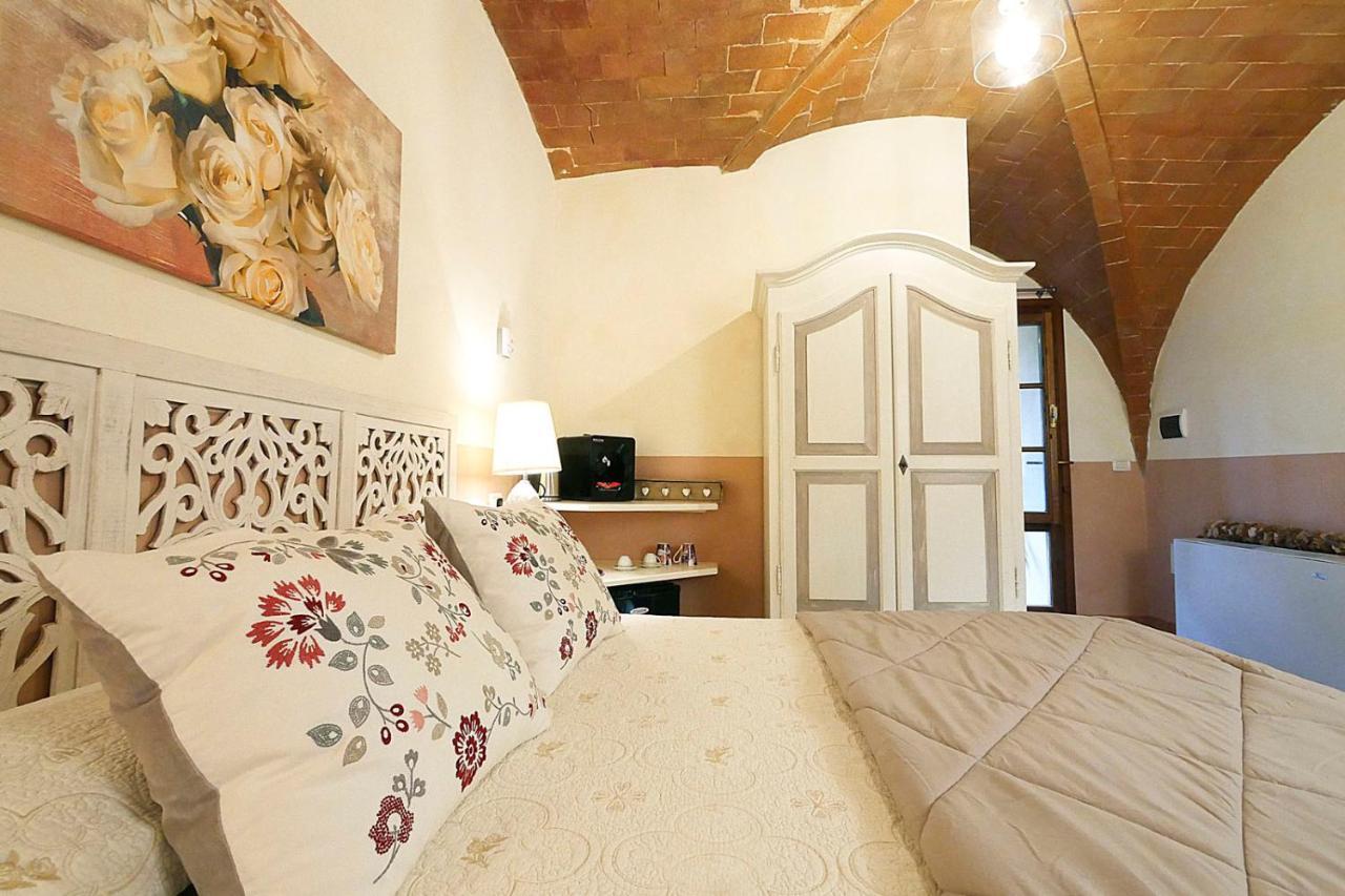Agriturismo Le Vallette บิบโบนา ภายนอก รูปภาพ