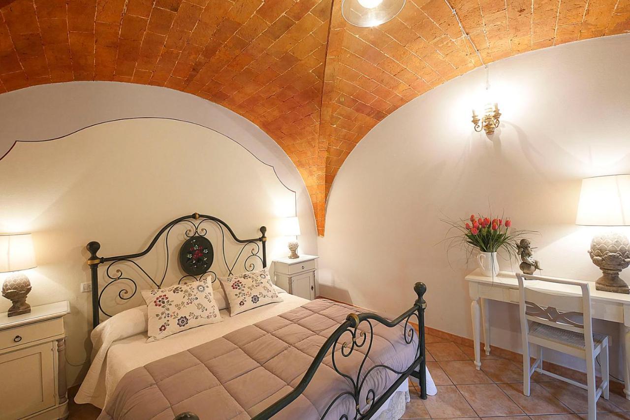 Agriturismo Le Vallette บิบโบนา ภายนอก รูปภาพ