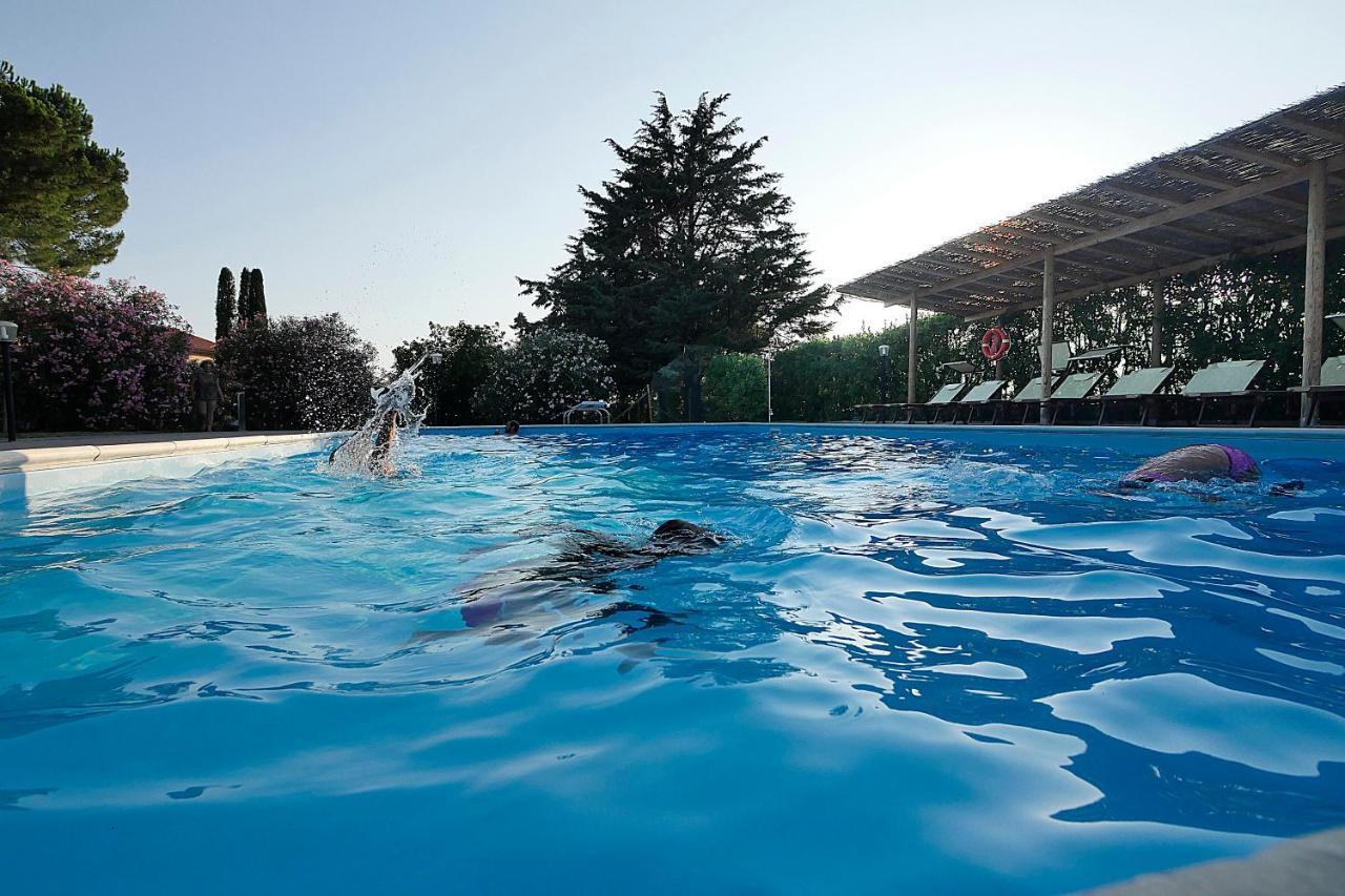 Agriturismo Le Vallette บิบโบนา ภายนอก รูปภาพ